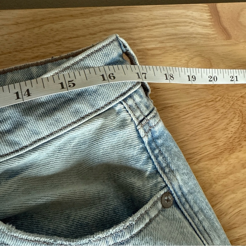 American Eagle Women’s Strigid Mom Light Blue Jeans Size 12 XShort - Picture 9 of 10